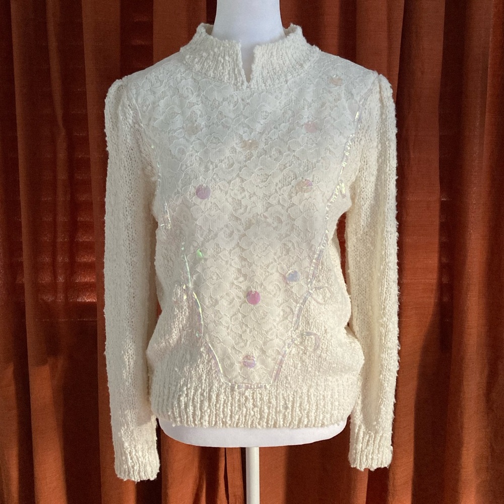 VTG Colter Bay International Size Medium Ivory Knit Sweater With Lace Details